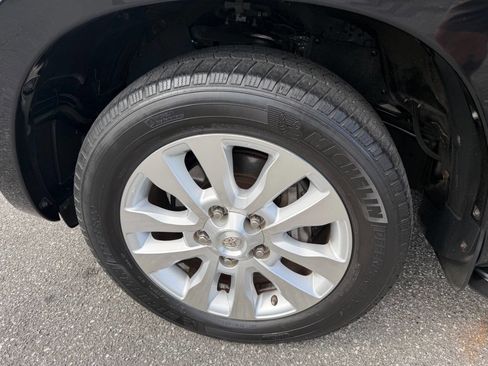 Used 2013 Toyota Sequoia Platinum image 25