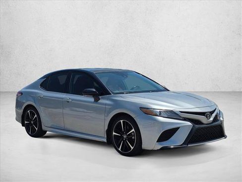 Used 2019 Toyota Camry XSE FWD image 3