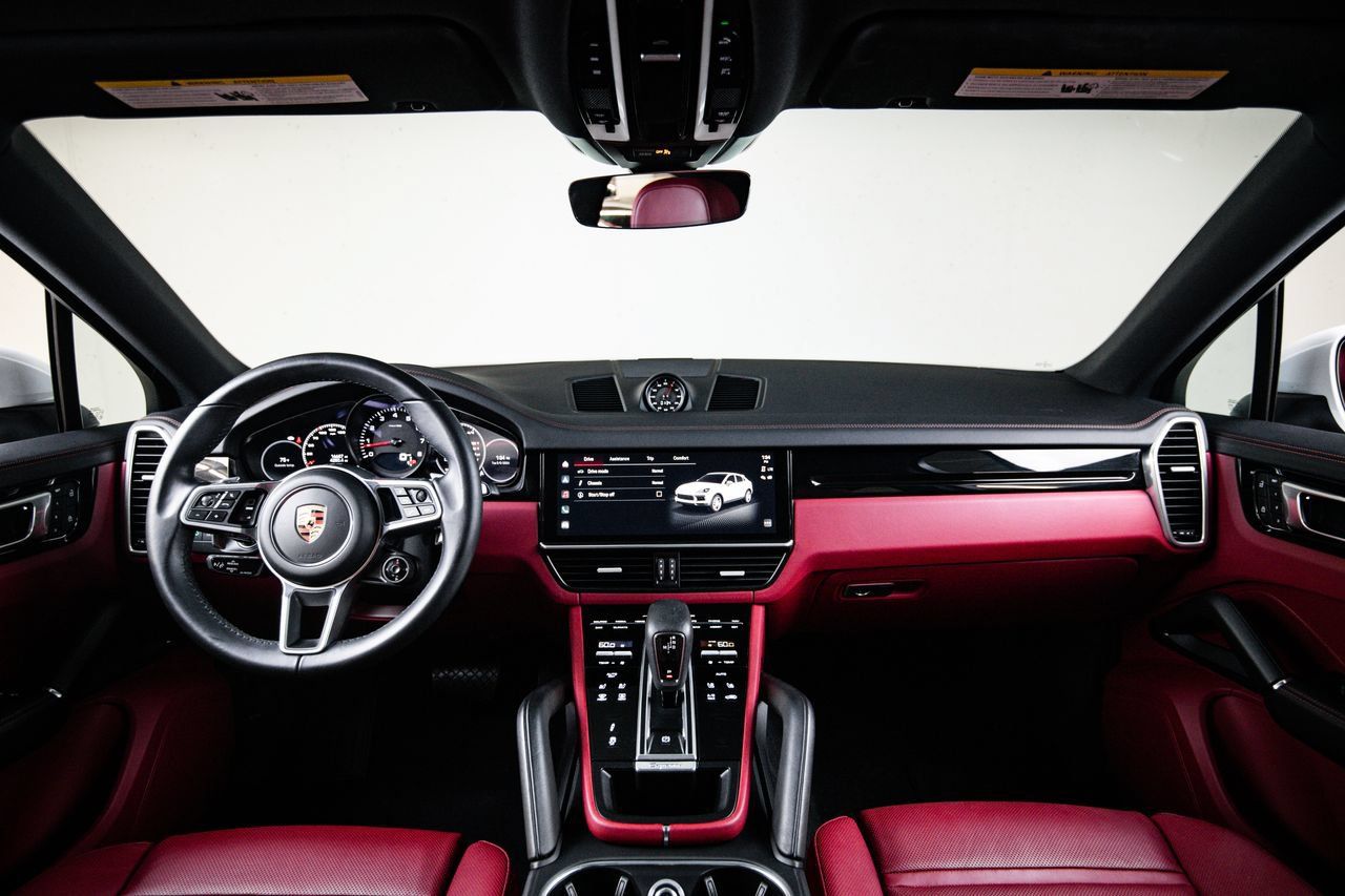 Certified 2023 Porsche Cayenne Coupe AWD/4WD image 24