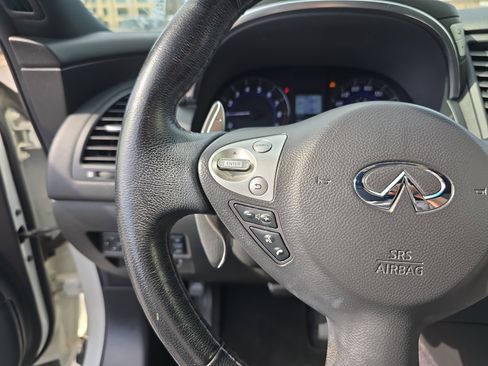 Used 2015 INFINITI QX70 AWD w/ Premium Package image 34