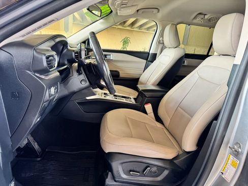 Used 2020 Ford Explorer Limited RWD image 11