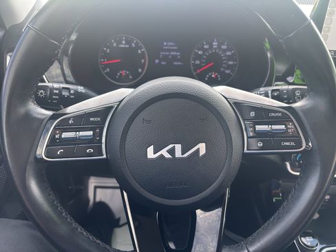 Used 2023 Kia Seltos EX image 18
