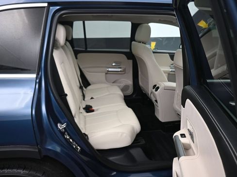 Used 2022 Mercedes-Benz GLB 250 4MATIC image 47