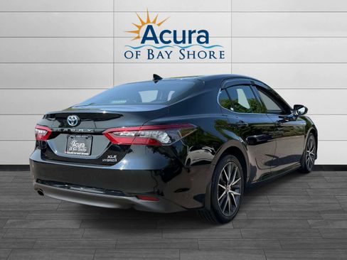 Used 2022 Toyota Camry XLE w/ Navigation Upgrade Package FWD image 6