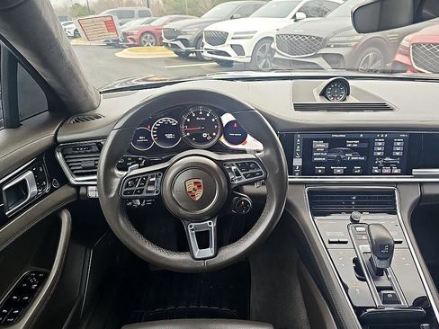 Used 2020 Porsche Panamera Turbo w/ Sport Package image 21