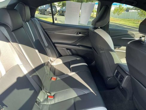Used 2025 Toyota Camry SE w/ Convenience Package FWD image 10
