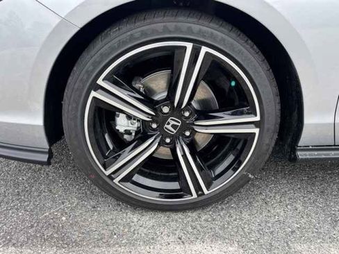 Used 2025 Honda Accord Sport image 28
