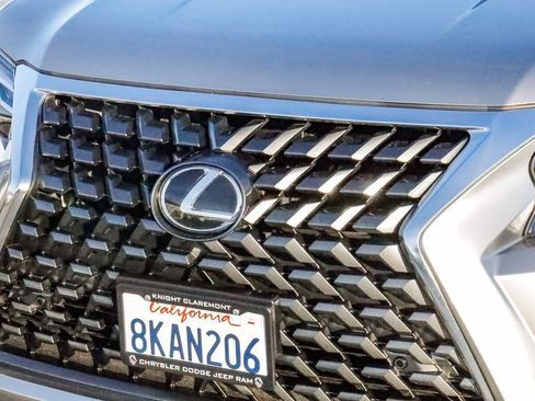 Used 2023 Lexus GX 460 Premium w/ Premium Package image 6