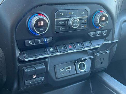 Used 2020 Chevrolet Silverado 2500 LTZ w/ LTZ Convenience Package AWD/4WD image 32