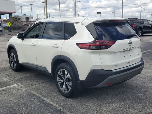 Certified 2022 Nissan Rogue SV image 7