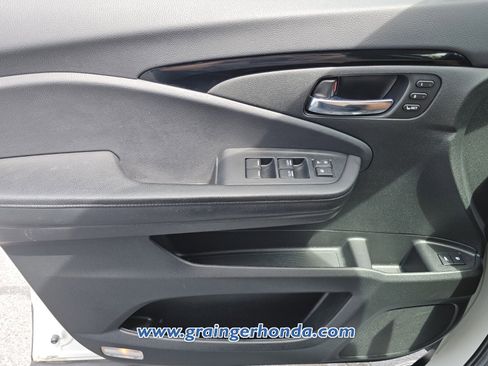 Used 2021 Honda Pilot Touring image 23