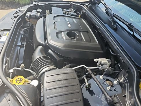 Used 2018 Jeep Grand Cherokee Altitude AWD/4WD image 38