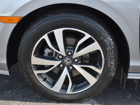 Used 2024 Honda Odyssey Touring image 11