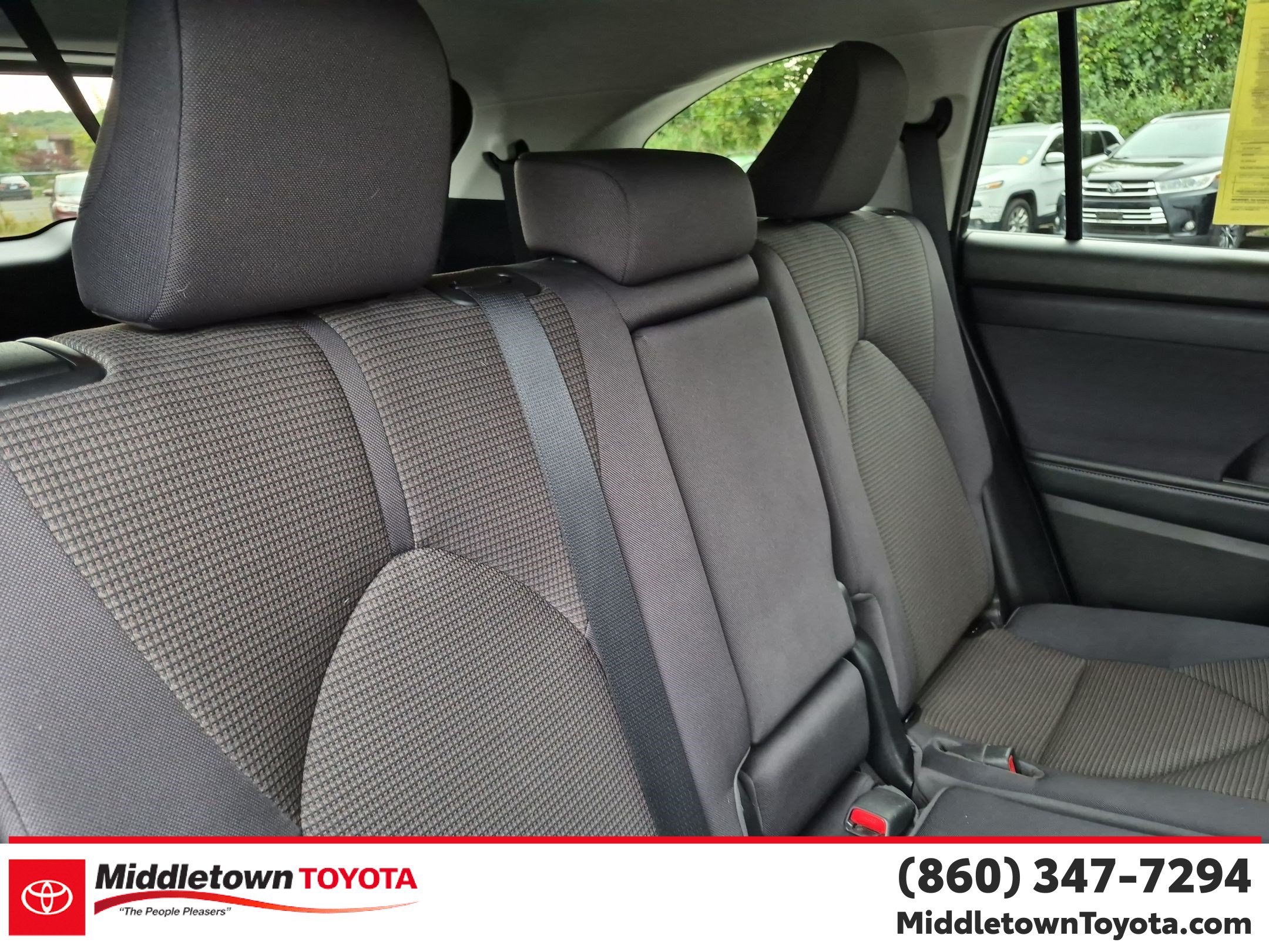 Used 2023 Toyota Highlander LE AWD/4WD image 33