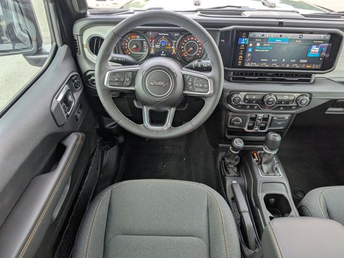 New 2025 Jeep Wrangler Unlimited Sahara AWD/4WD image 6