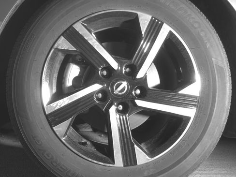 Used 2025 Nissan Sentra SV FWD image 12