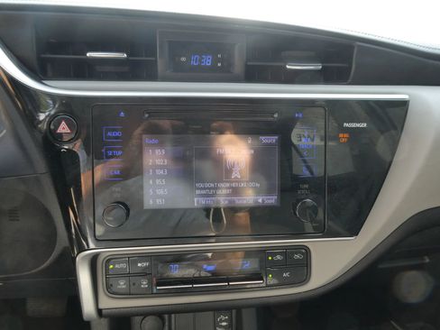 Used 2017 Toyota Corolla LE w/ Carpet Mat Package (TMS) FWD image 15