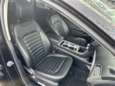 Used 2021 Ford Edge SEL w/ Convenience Package image 11