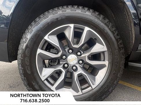 Used 2022 Chevrolet Tahoe LT w/ Luxury Package AWD/4WD image 22