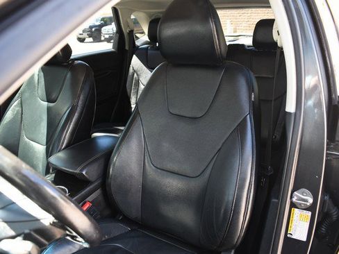 Used 2015 Ford Edge Titanium image 17