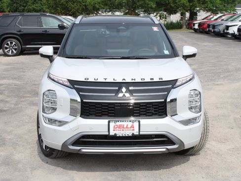 New 2025 Mitsubishi Outlander SEL image 4