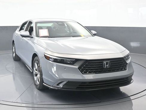 Used 2023 Honda Accord EX-L image 9