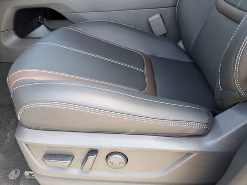 New 2025 Nissan Armada SL w/ Captain's Chari Seat Package image 23