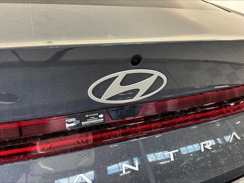 New 2026 Hyundai Elantra Limited FWD image 14
