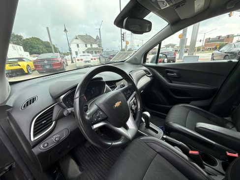 Certified 2018 Chevrolet Trax LT w/ LT Convenience Package FWD image 10