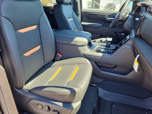 New 2026 GMC Sierra 1500 AT4 AWD/4WD image 9