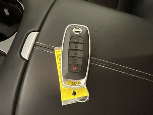 Used 2025 Nissan Murano SV FWD image 20