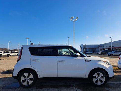 Used 2016 Kia Soul image 3