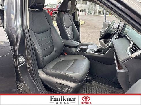 Used 2023 Toyota RAV4 Limited AWD/4WD image 17