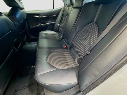 Used 2022 Toyota Camry SE FWD image 13
