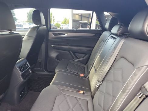 Used 2024 Volkswagen Atlas Cross Sport SE AWD/4WD image 11
