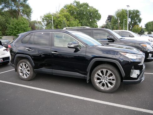 Certified 2019 Toyota RAV4 Limited w/ Cold Weather Package AWD/4WD image 5