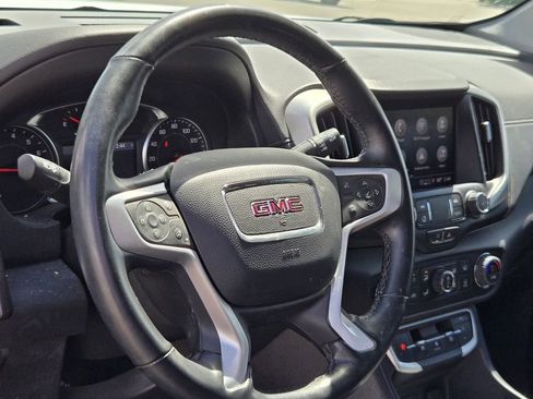 Used 2023 GMC Terrain SLT AWD/4WD image 3