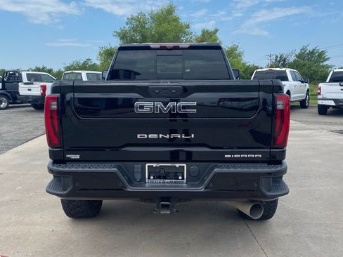 Used 2024 GMC Sierra 2500 Denali Ultimate AWD/4WD image 4