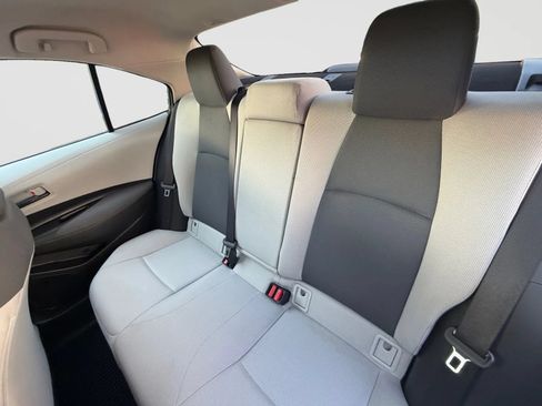 Used 2022 Toyota Corolla LE FWD image 15