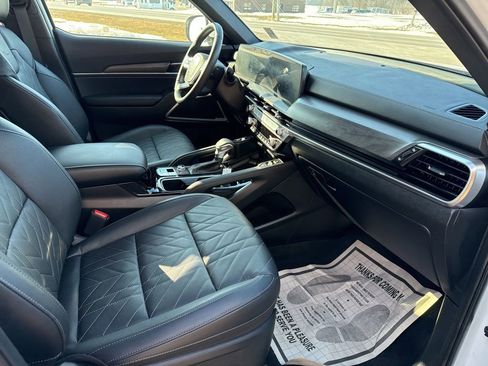 Used 2025 Kia Telluride EX X-Line image 39