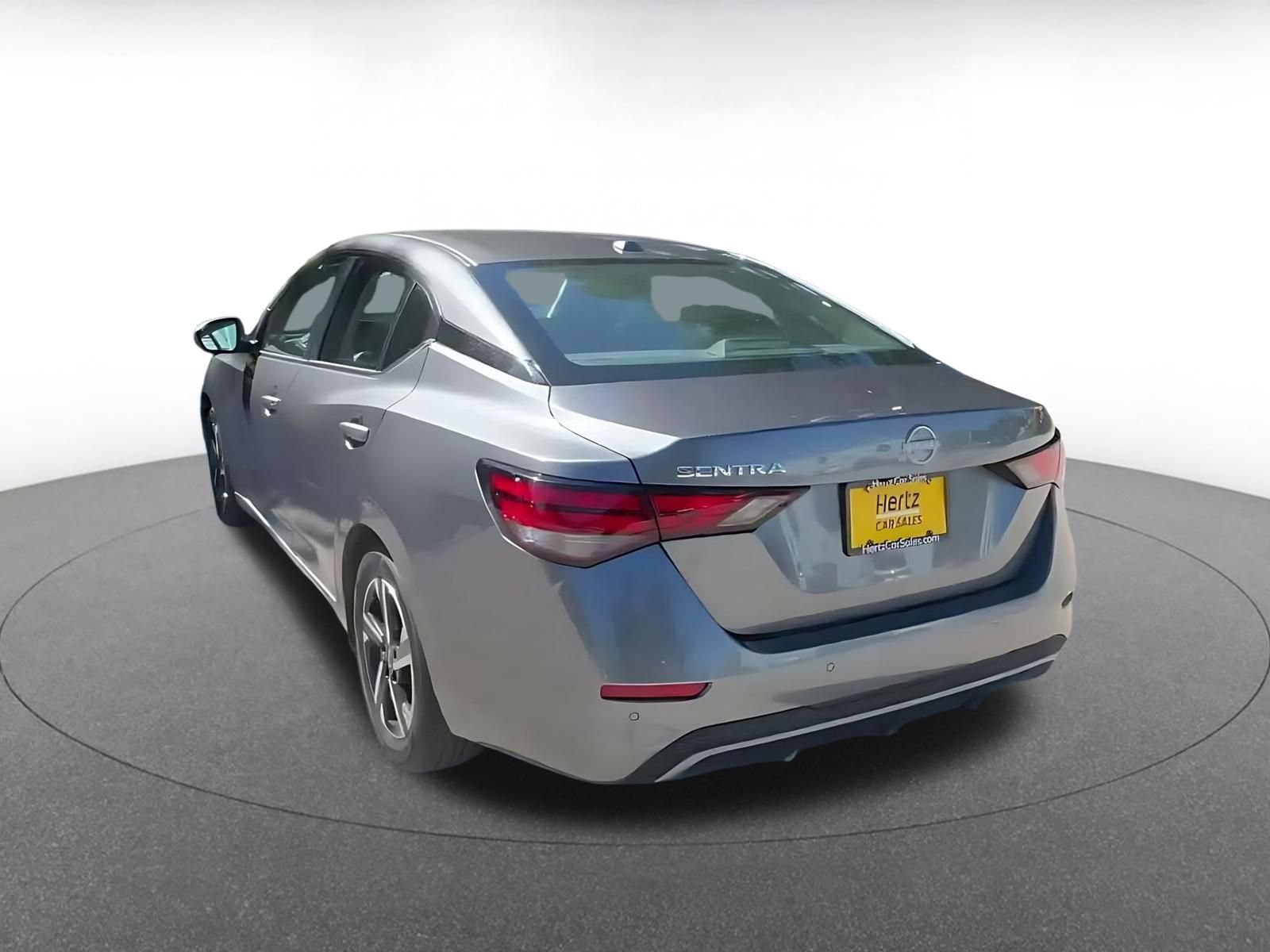 Used 2025 Nissan Sentra SV FWD image 10