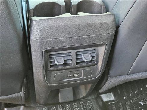 Used 2023 Chevrolet Colorado Z71 w/ Z71 Convenience Package 2 AWD/4WD image 18