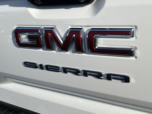 Used 2025 GMC Sierra 1500 Pro w/ Graphite Edition image 8