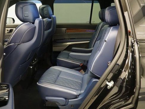 New 2026 Cadillac Vistiq Premium Luxury AWD/4WD image 21