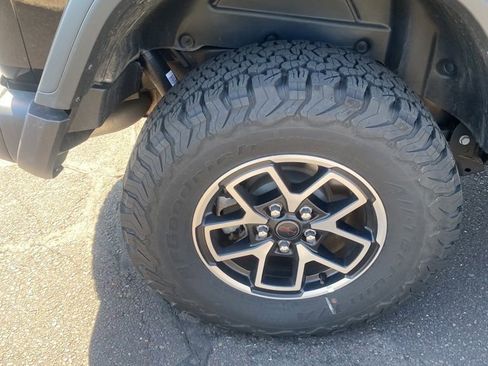 Used 2025 Jeep Wrangler Unlimited Rubicon image 14