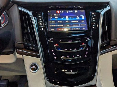 Used 2017 Cadillac Escalade Premium Luxury image 15