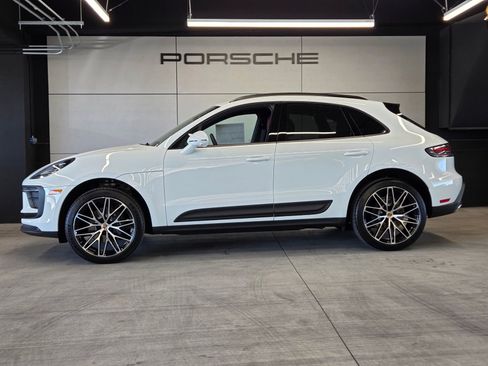 New 2026 Porsche Macan Base image 2