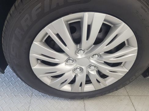 Used 2024 Nissan Sentra S FWD image 31