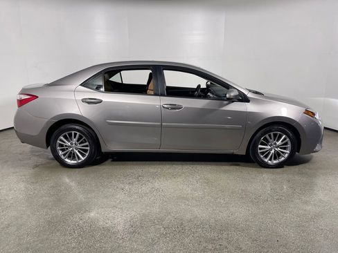 Used 2014 Toyota Corolla L image 2