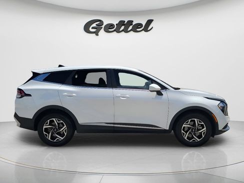 Used 2023 Kia Sportage LX FWD image 4